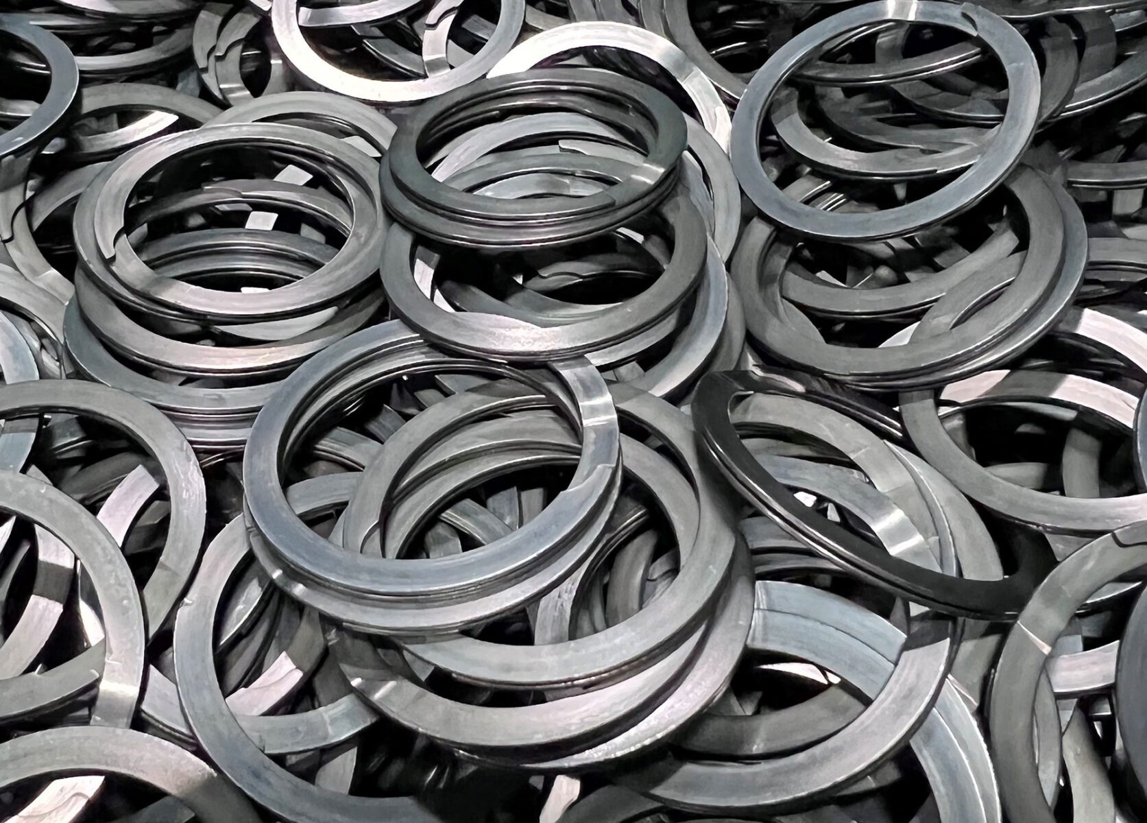 Retaining rings for shafts and bores